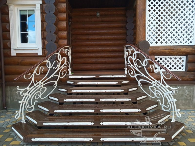 Кованые лестницы для крыльца
