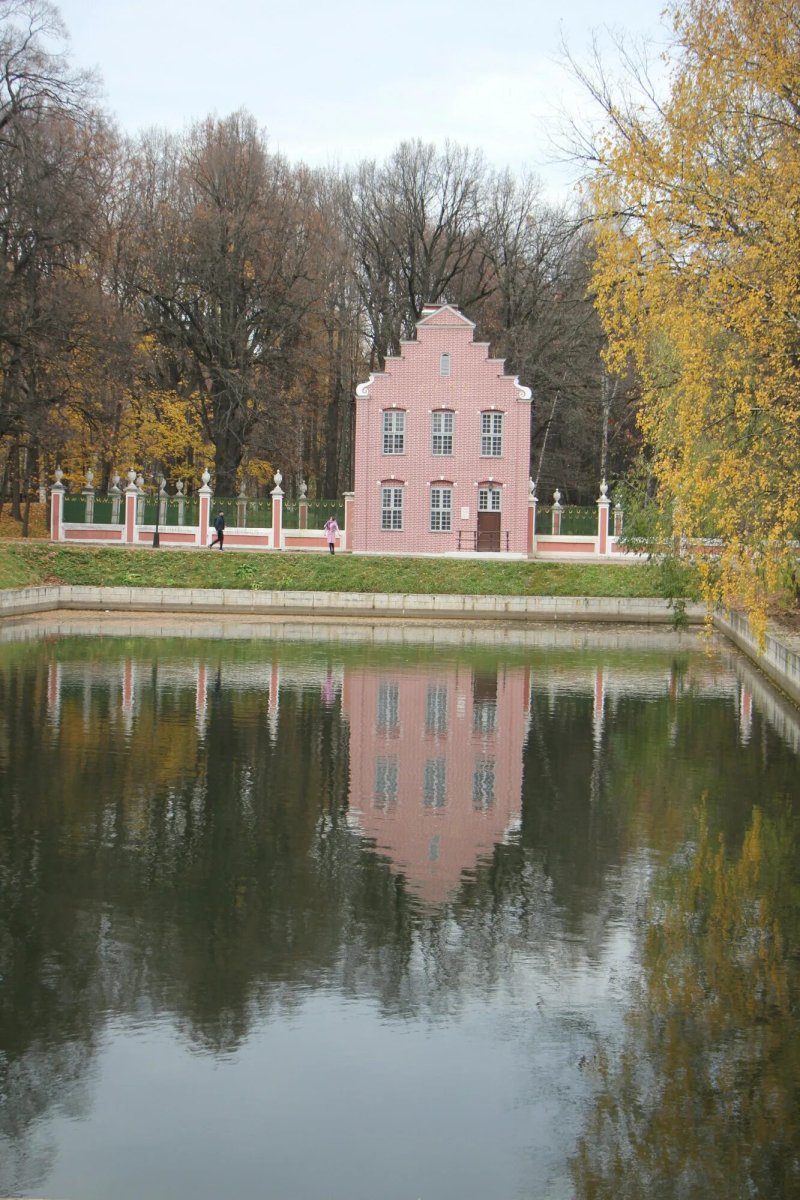 Кусково голландский домик