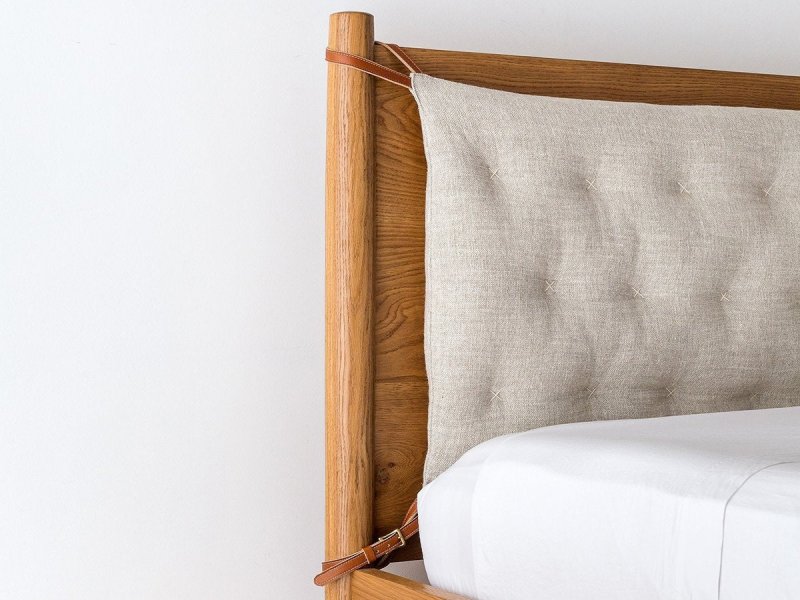 Кровать tufted headboard