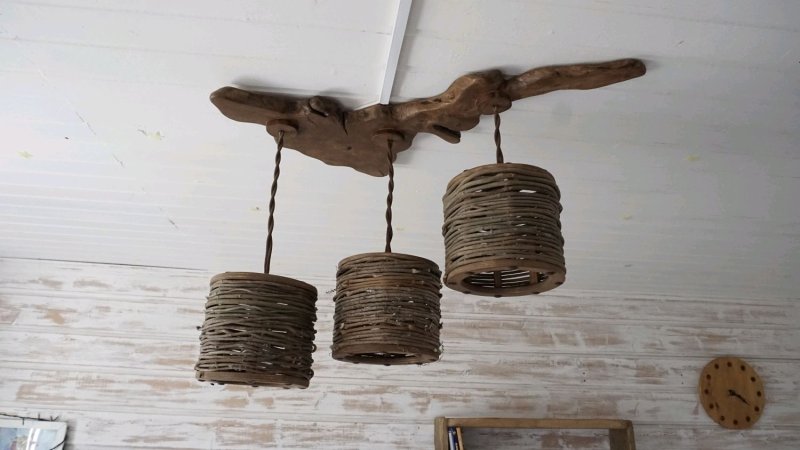 Люстра из дерева