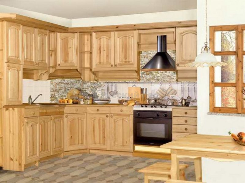 Кухня из массива сосны
