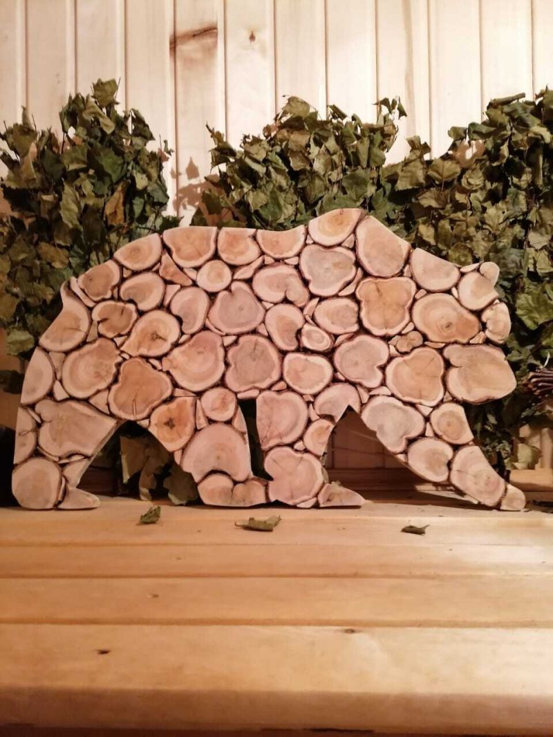 Панно из можжевельника для бани медведь