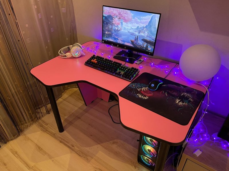 Игровой компьютерный стол
