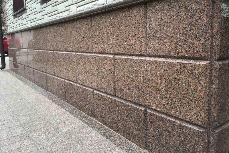 Плитка из гранита