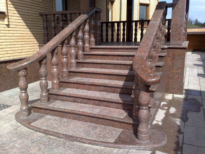 Балясины из гранита
