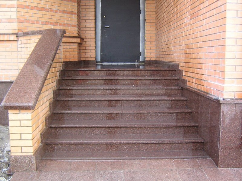 Ступени из гранита
