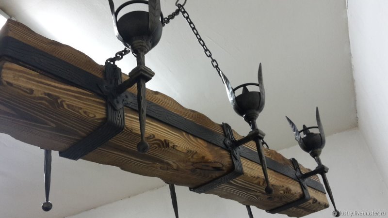 Люстра из дерева под старину