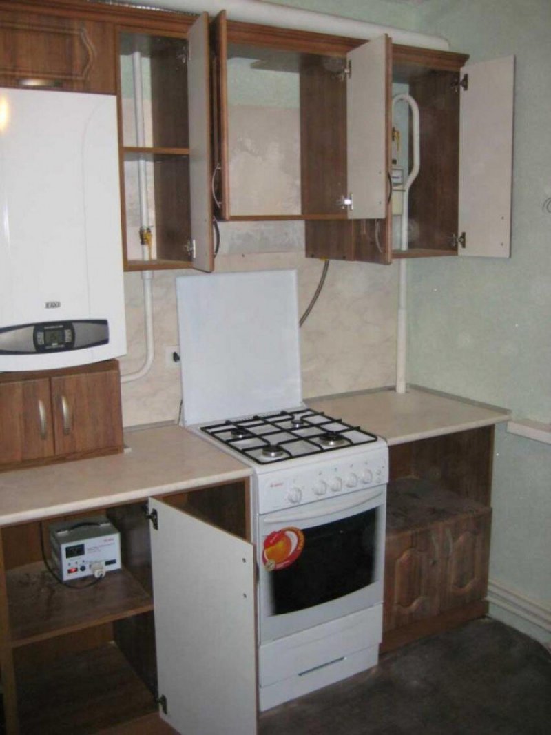 Кухонный гарнитур с газовым котлом