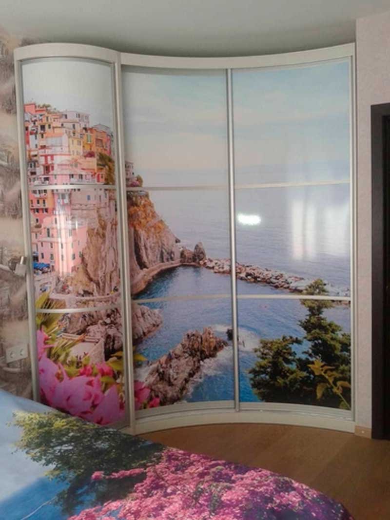 Радиусный шкаф купе с фотопечатью