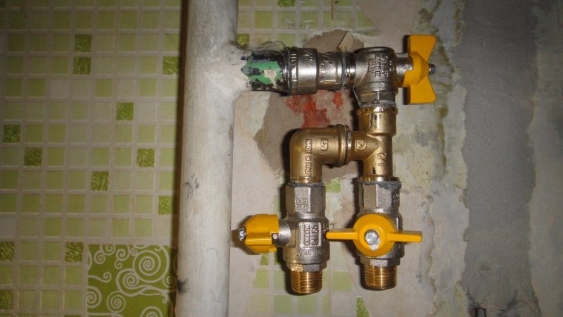 Тройник на газовую трубу