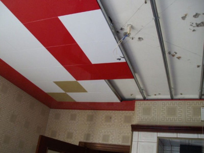 Потолки из пластиковых панелей