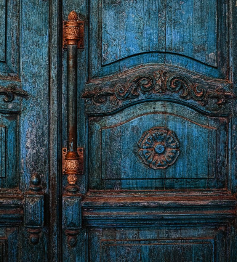 Старинная дверь