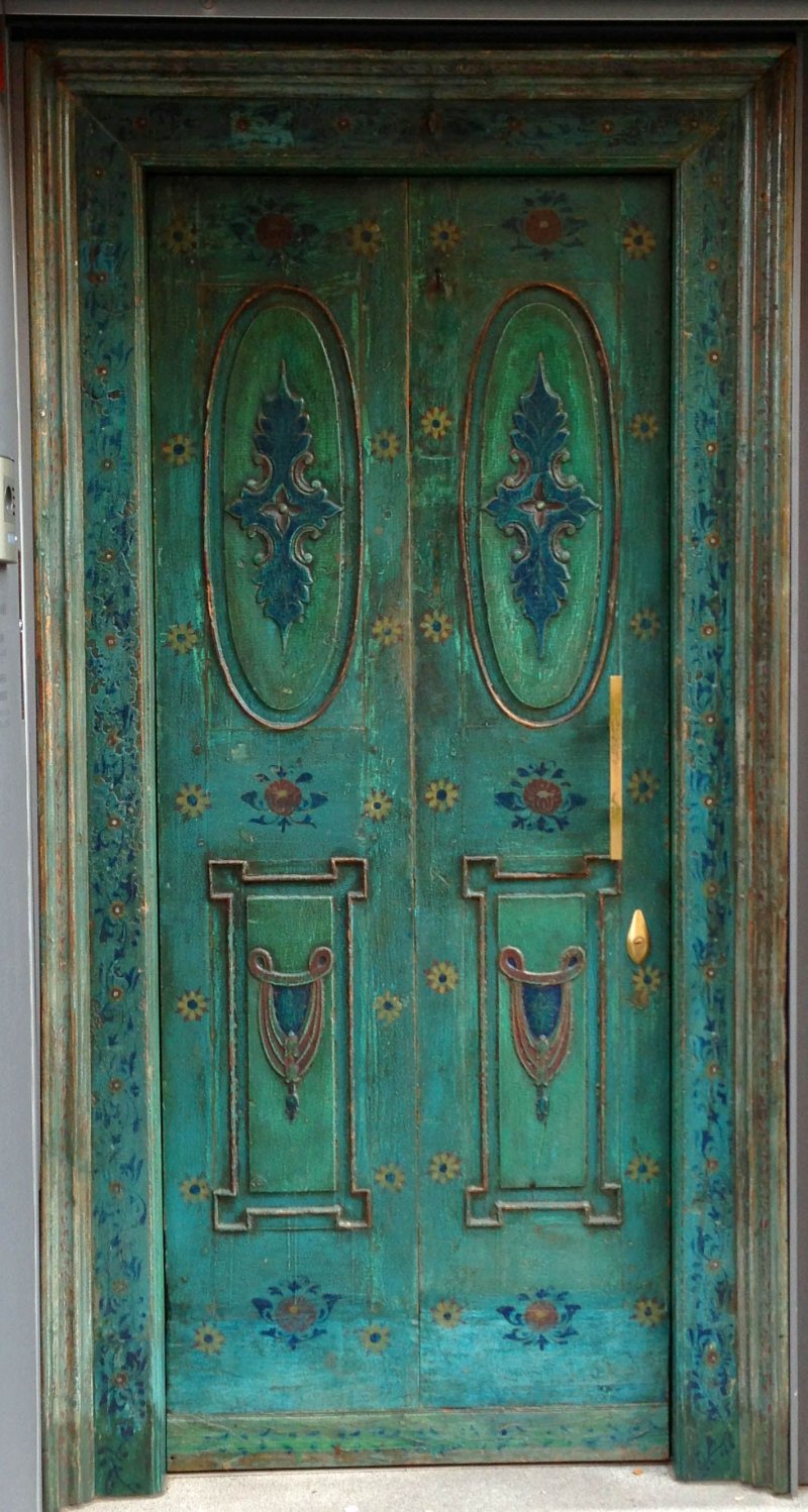Двери старинные