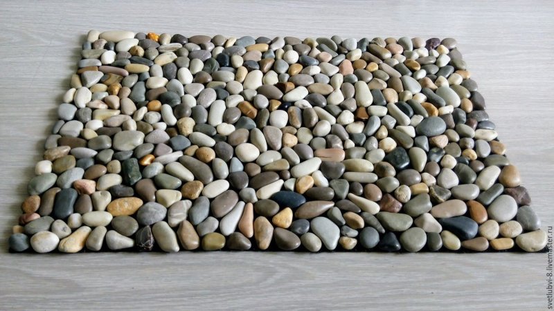 Коврик из камней