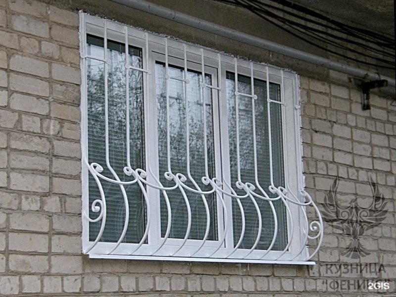 Решетка на окно металлическая