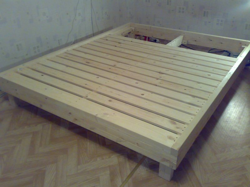 Кровать двуспальная своими руками из досок