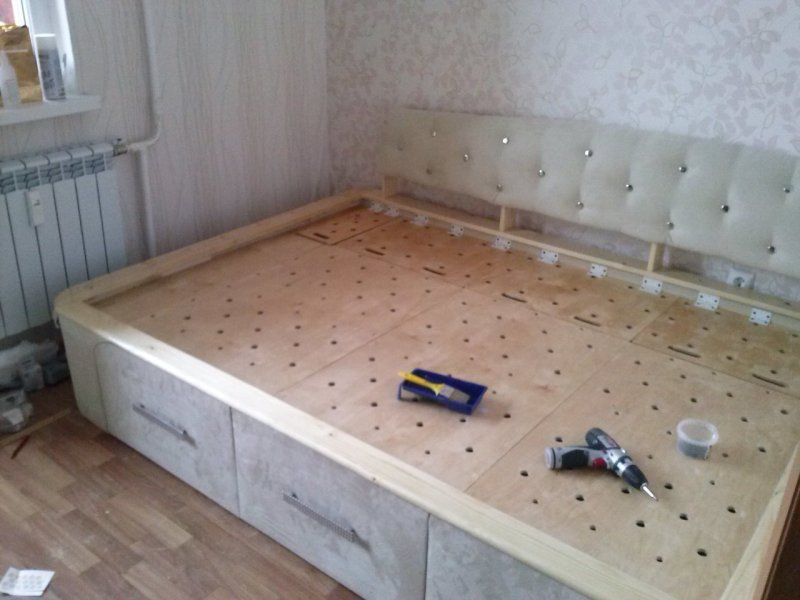 Кровать подиум с ящиками