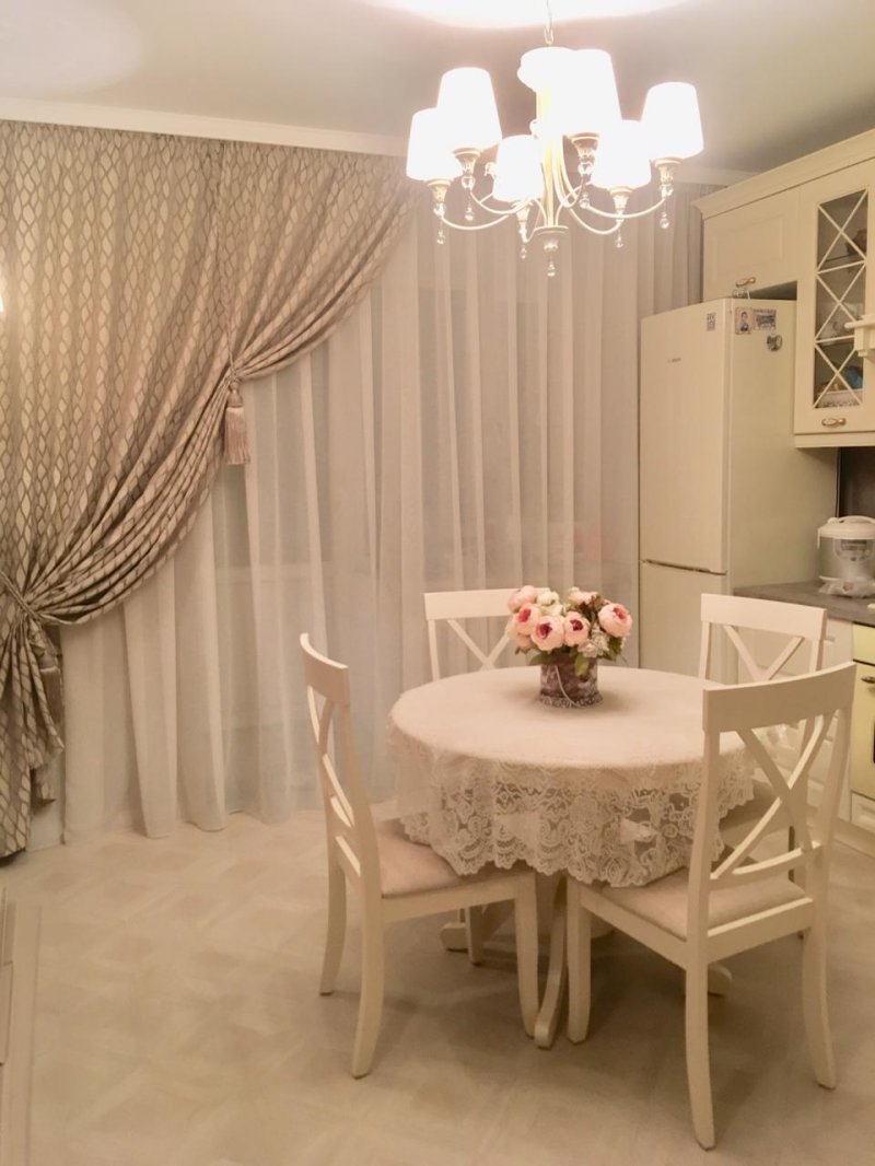 Шторы для бежевой кухни