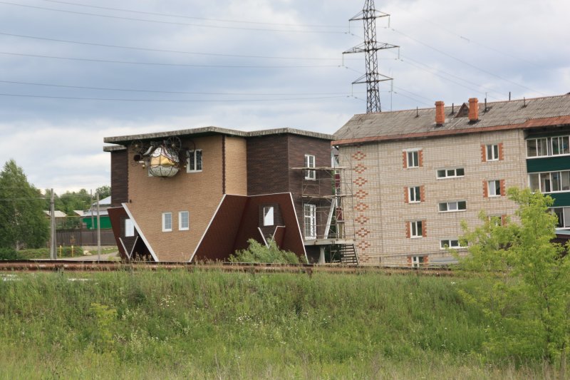 Дом перевертыш в красноярске