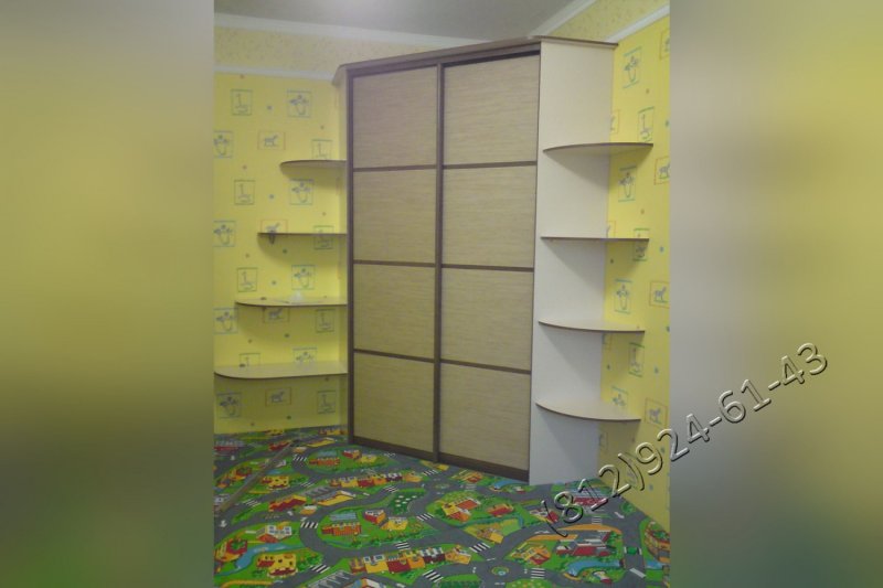 Угловой шкаф купе в детскую
