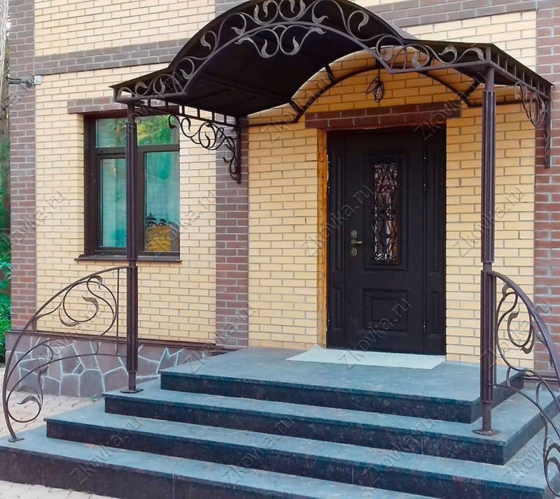 Кованое крыльцо для частного дома