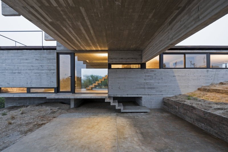 Concrete house by luciano kruk