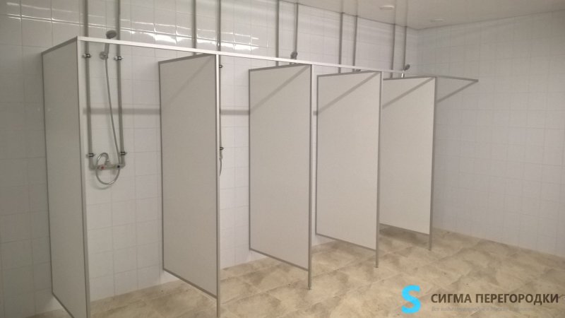 Перегородки для душевых из пластика