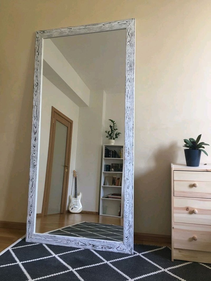 Напольное зеркало