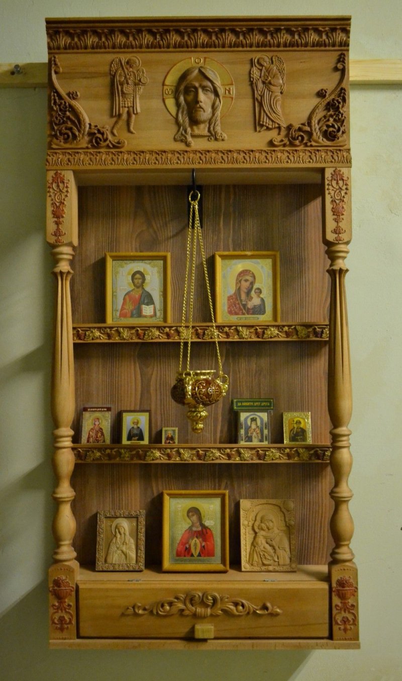 Красный угол божница