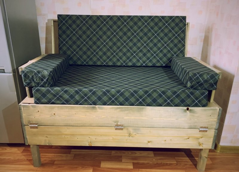 Диван складной старый