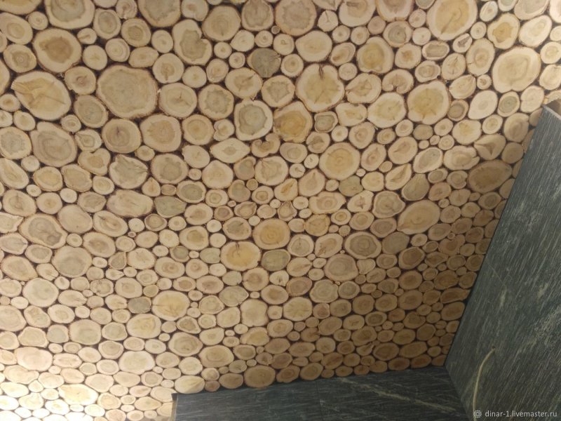 Панно из спилов можжевельника