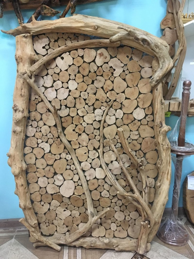 Панно из спилов можжевельника
