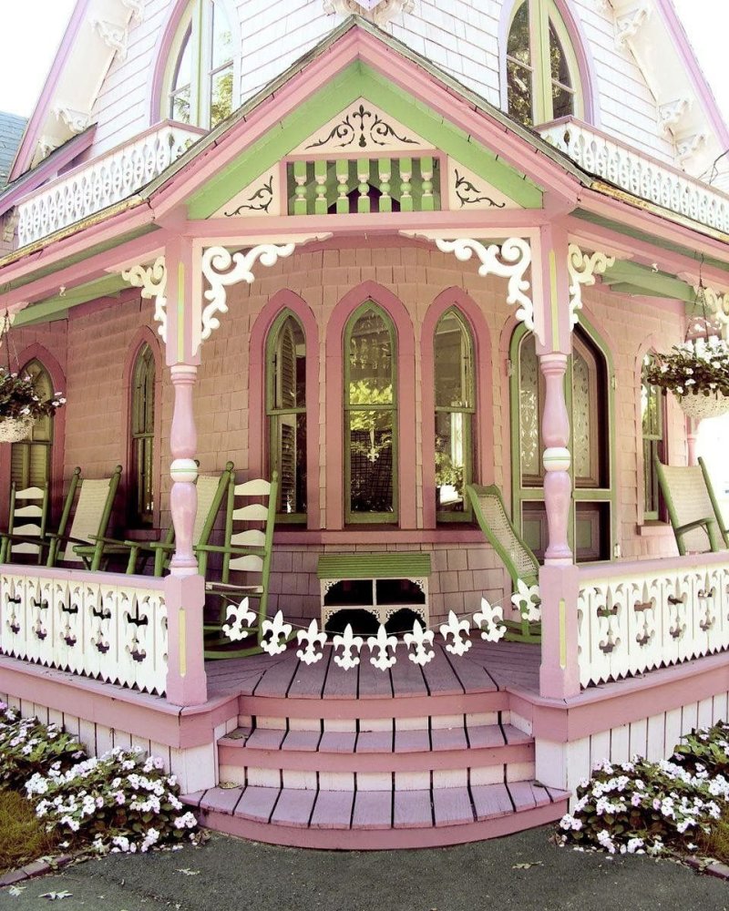 Викториан пинк хаус