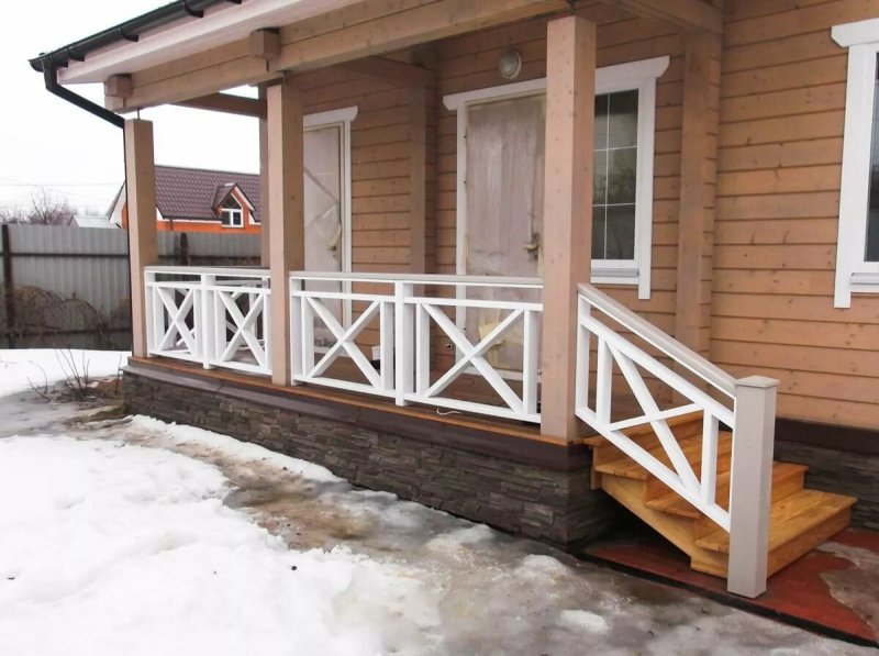Деревянные перила для террасы