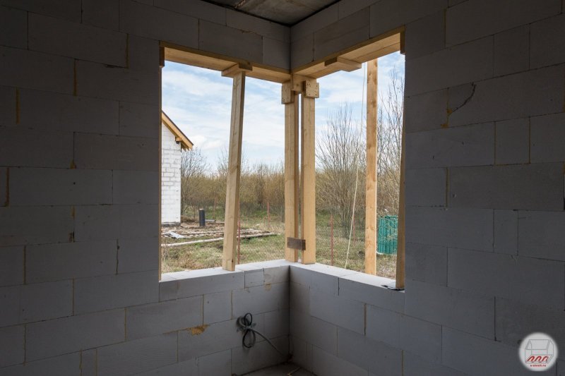 Панорамное окно в доме из газобетона
