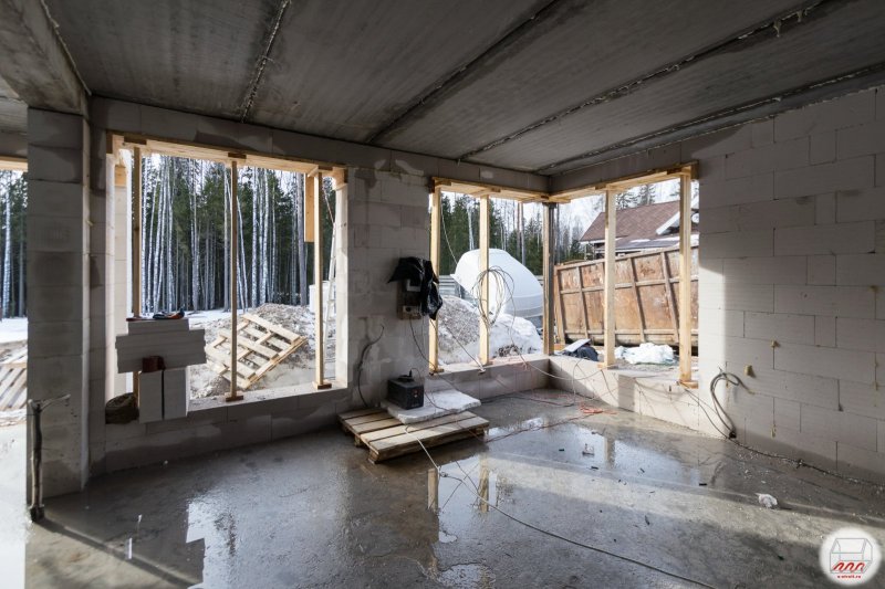 Панорамное окно в доме из газобетона