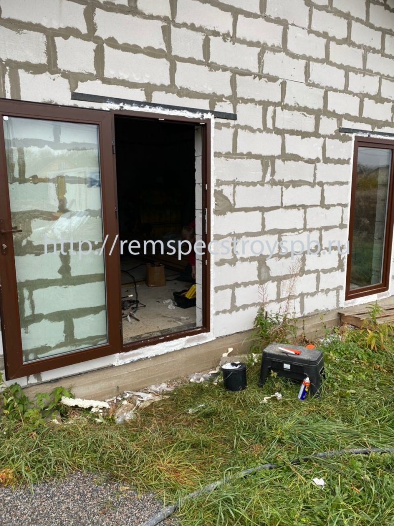 Панорамное окно в доме из газобетона