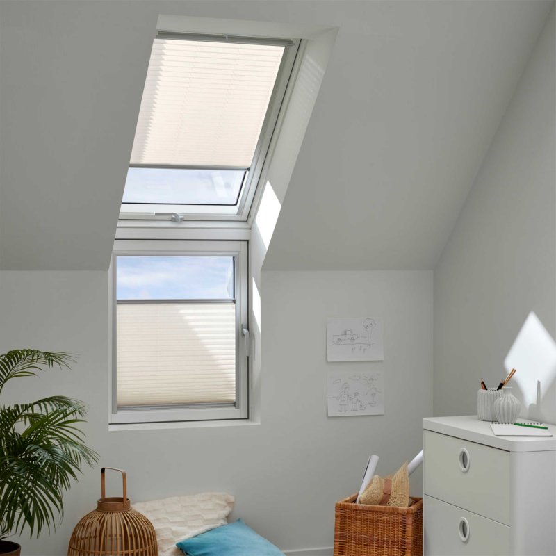 Штора для мансардных окон velux
