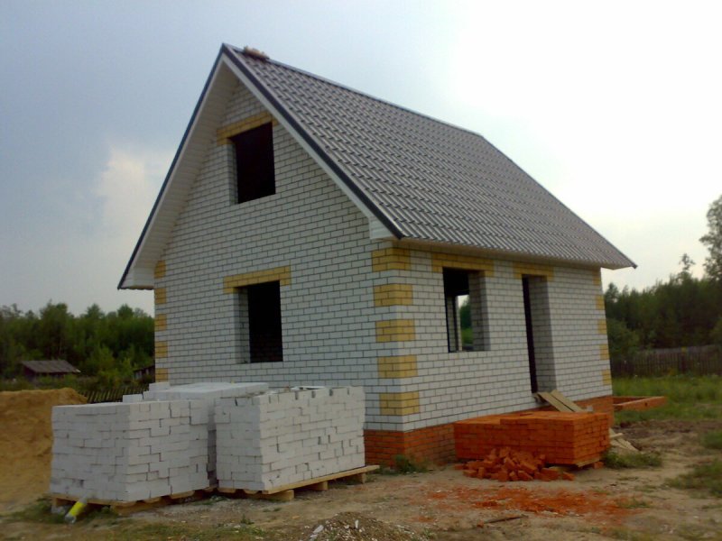 Дачный домик из пеноблоков