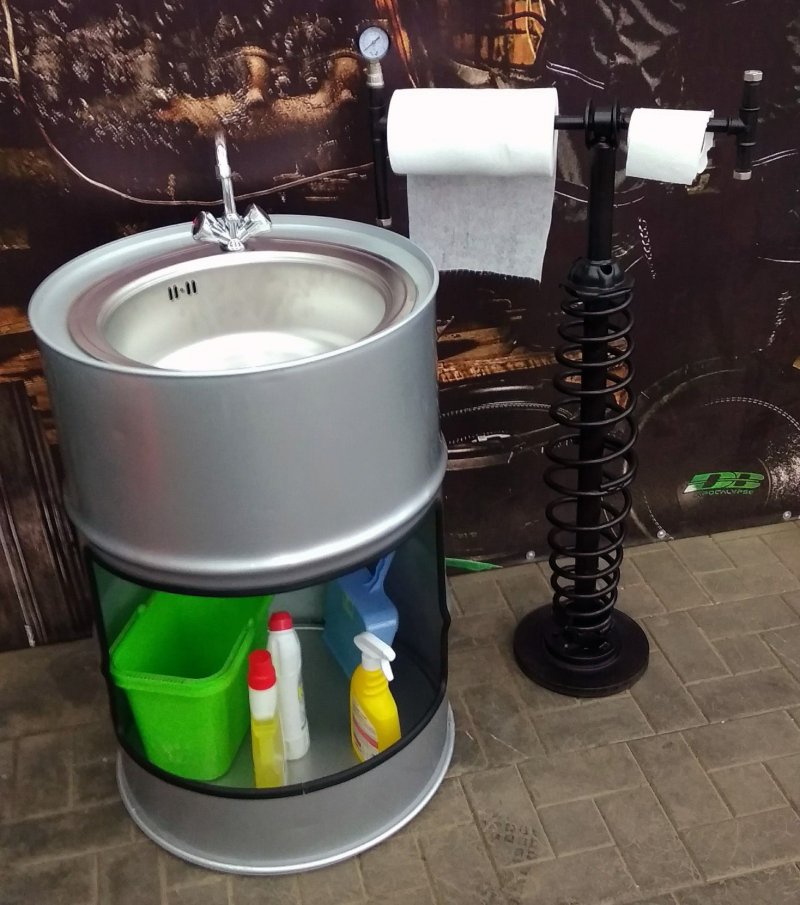 Умывальник из бочки