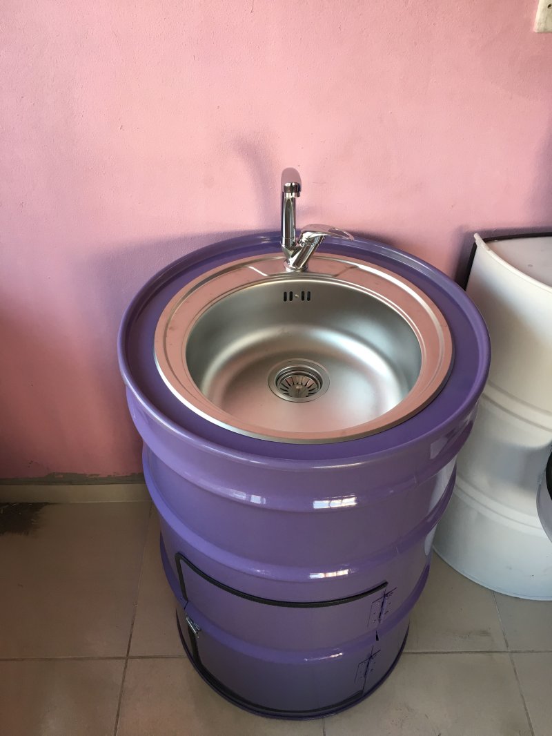 Умывальник из бочки