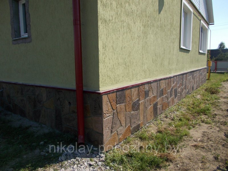Отделка цоколя камнем