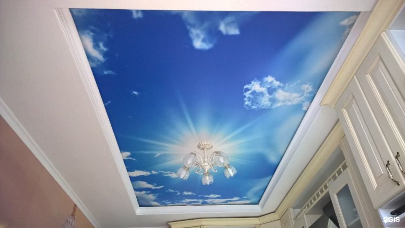 Натяжной потолок небо с облаками