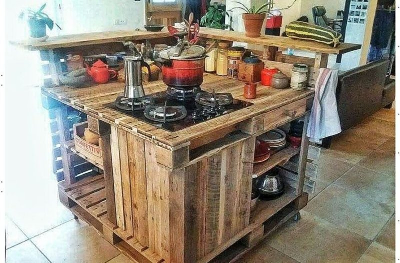 Кухня из поддонов