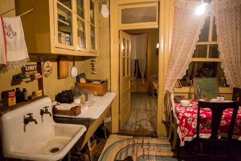 Lower east side tenement museum