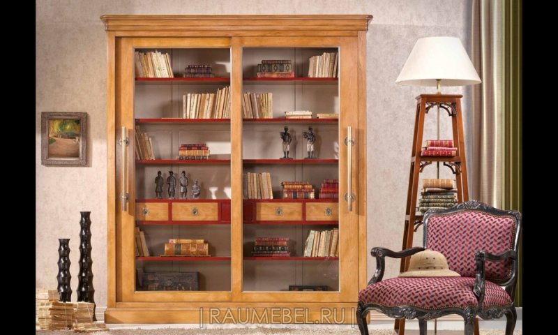 Книжный шкаф в классическом стиле