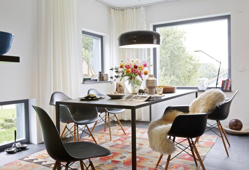 Стулья eames в интерьере