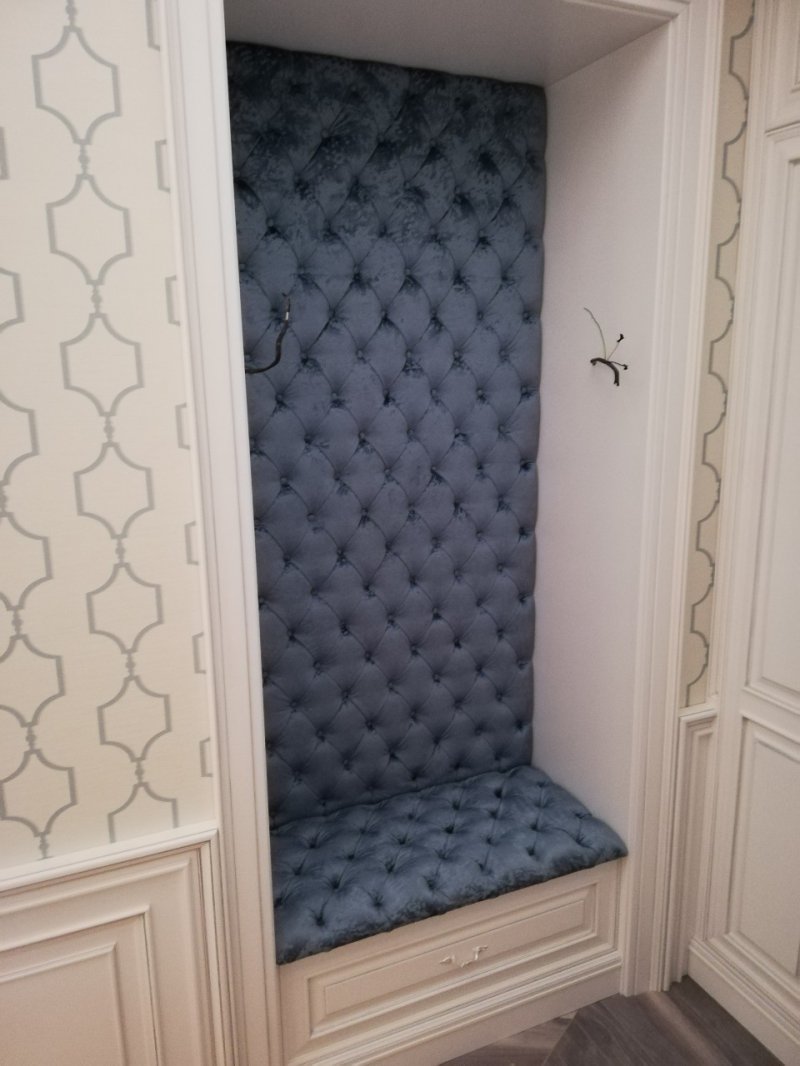 Прихожая с каретной стяжкой