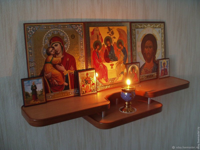 Полка для домашнего иконостаса
