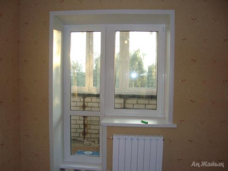 Балконная дверь пластиковая с окном